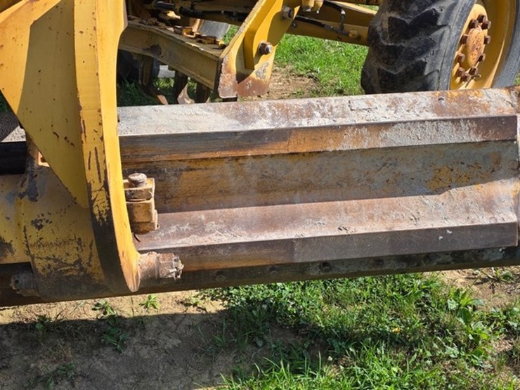 2009-caterpillar-140m-vhp-image-42