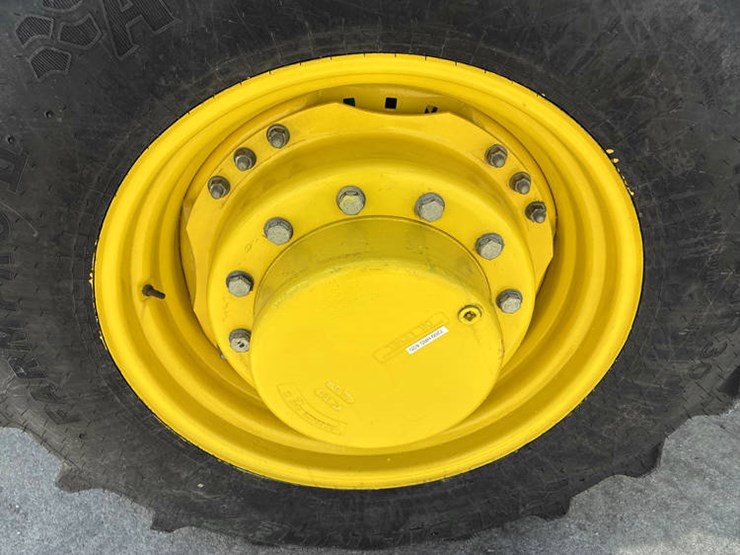 2014-john-deere-8285r-image-47