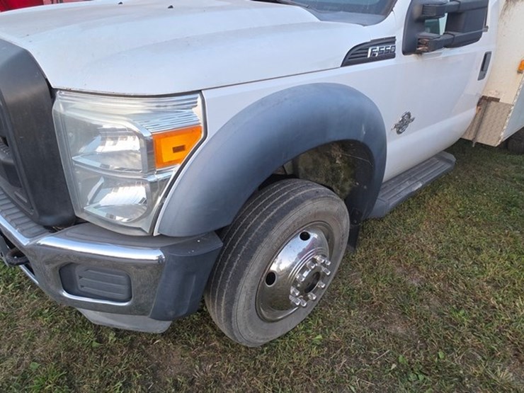 2010-ford-f550-image-38