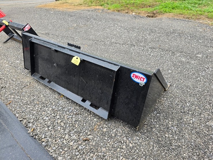 new-swict-66"-skidloader-bucket-image-4