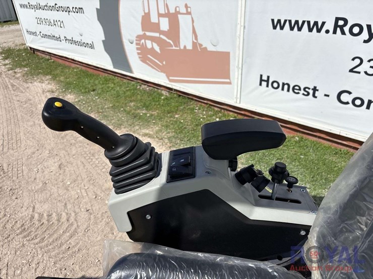 unused-2025-cfg-mx15rx-mini-excavator-image-14