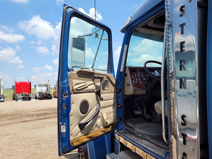 2005-western-star-4900-image-8