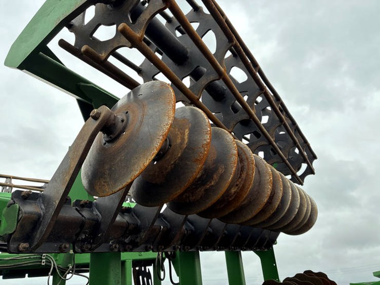 2020-john-deere-2680h-image-51