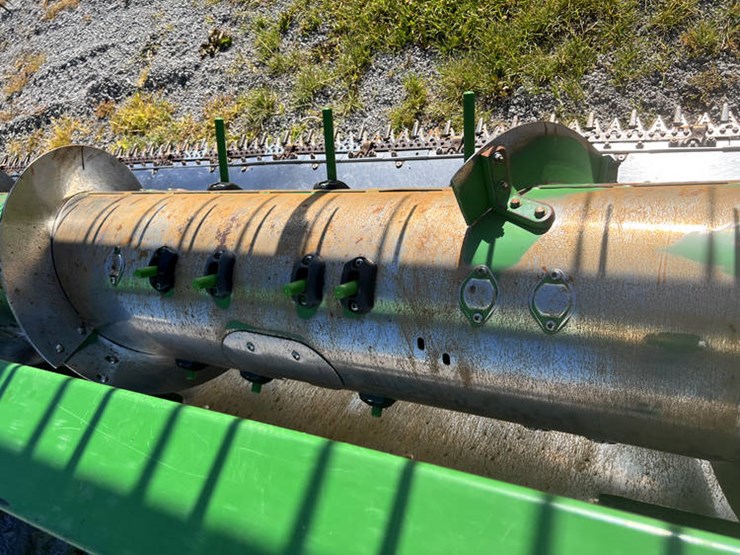 2010-john-deere-630f-image-18