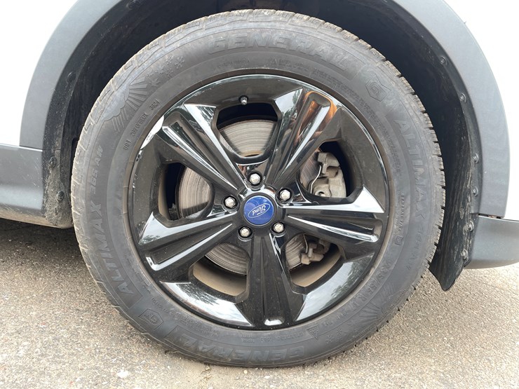 2015-ford-escape-se-image-35
