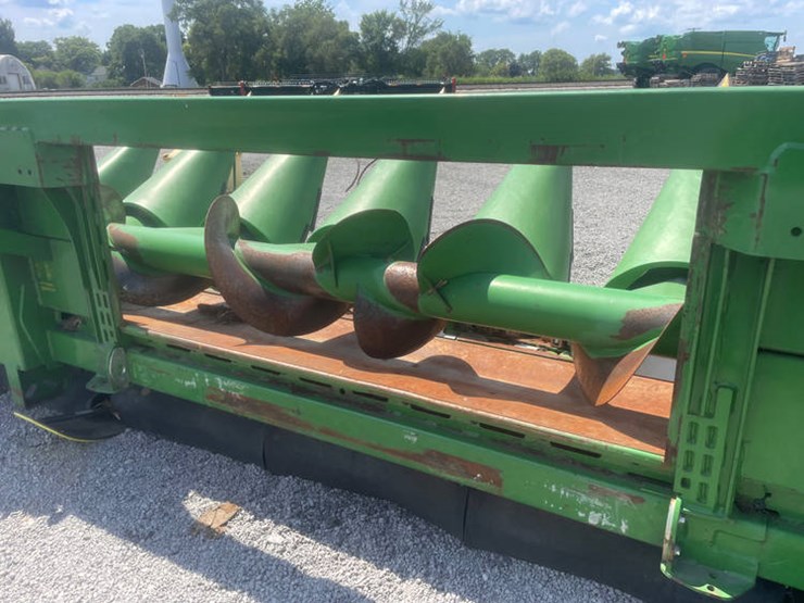 2011-john-deere-608c-image-10