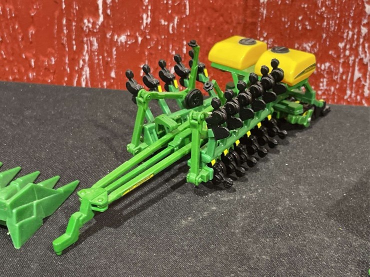 john-deere-64-image-8