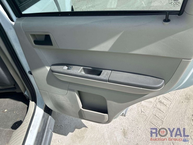 2012-ford-escape-xls-image-21