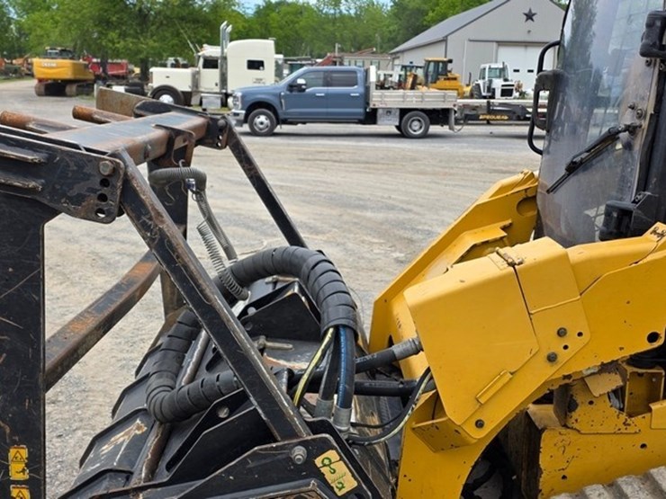 2020-caterpillar-299d3-xe-image-32