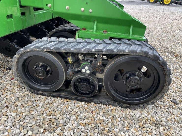 2017-john-deere-1990-image-75