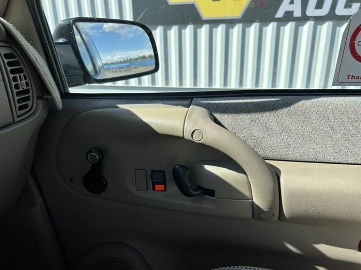 1999-chevrolet-astro-image-19
