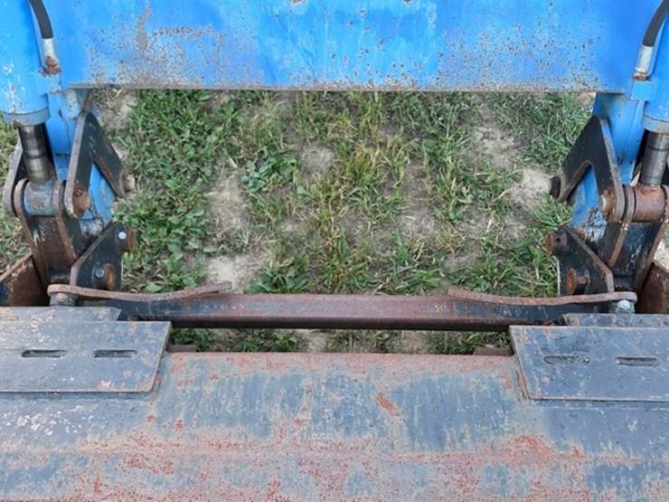 new-holland-tn70d-image-37