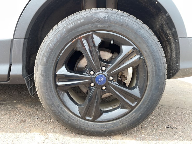 2015-ford-escape-se-image-25