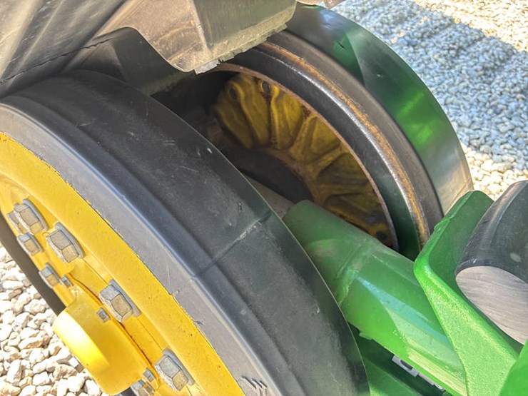 2020-john-deere-8rx-410-image-46