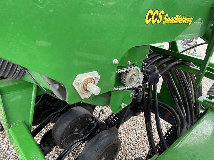 2017-john-deere-1990-image-51
