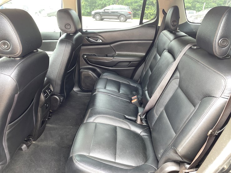 2017-gmc-acadia-image-71
