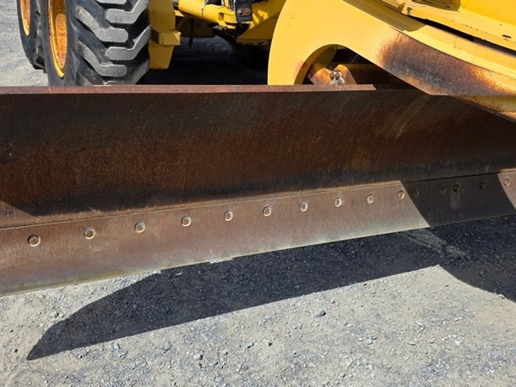2001-deere-670c-image-40