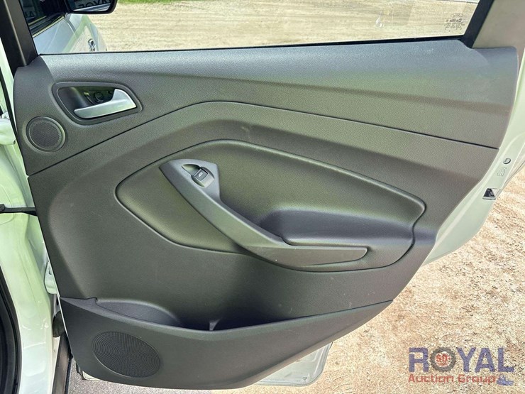 2016-ford-escape-se-image-23