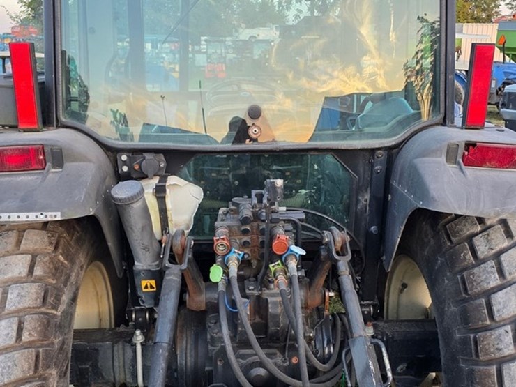 new-holland-tn70d-image-20