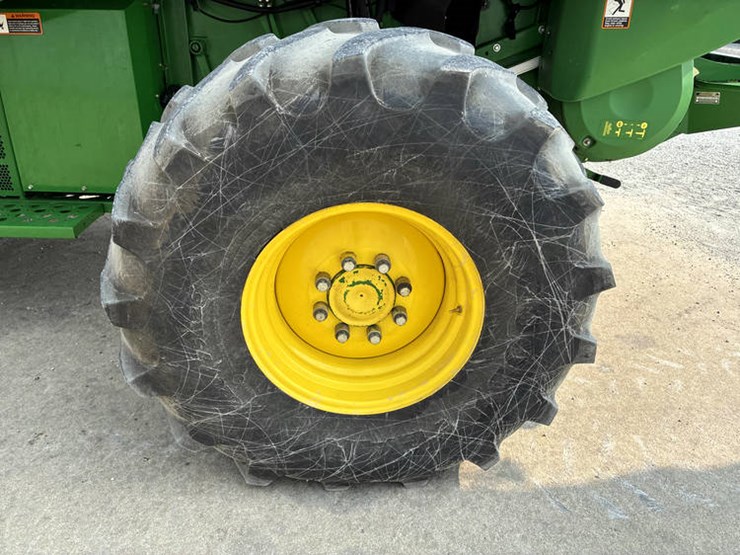 2014-john-deere-s690-image-36