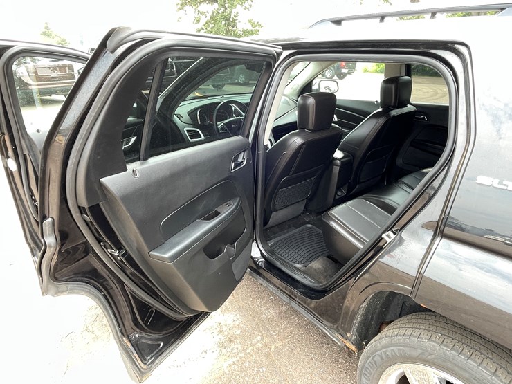 2015-gmc-terrain-slt-image-66