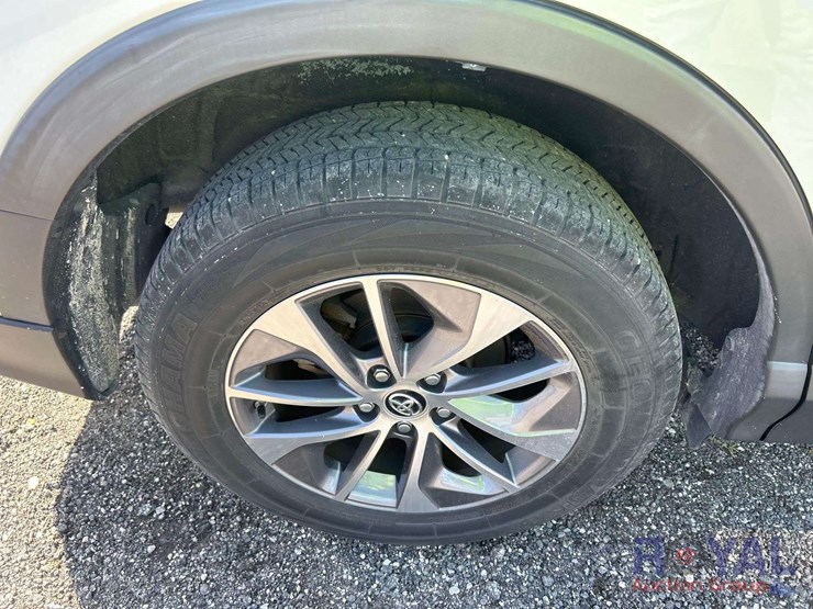 2018-toyota-rav4-image-33
