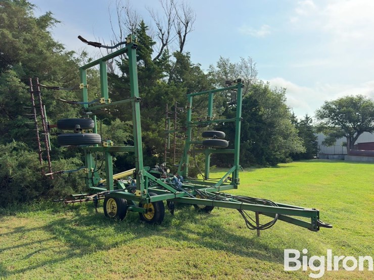 john-deere-30-image-3