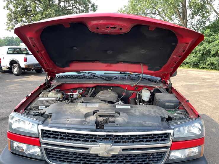 2006-chevrolet-silverado-2500-image-45