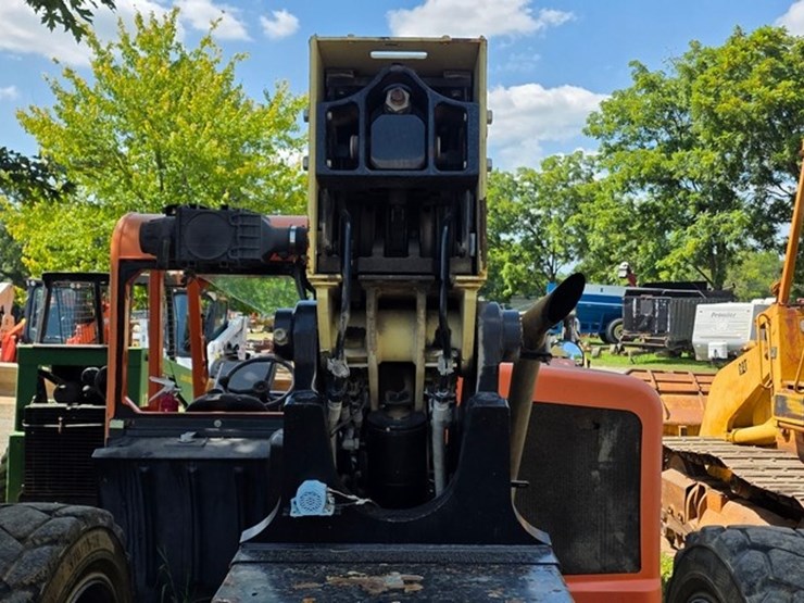 2013-jlg-g9-43a-image-18