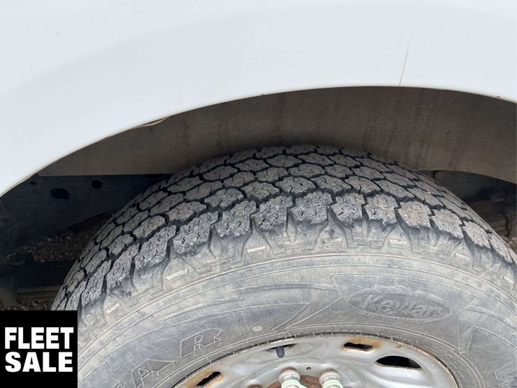 2013-nissan-nv3500hd-image-8