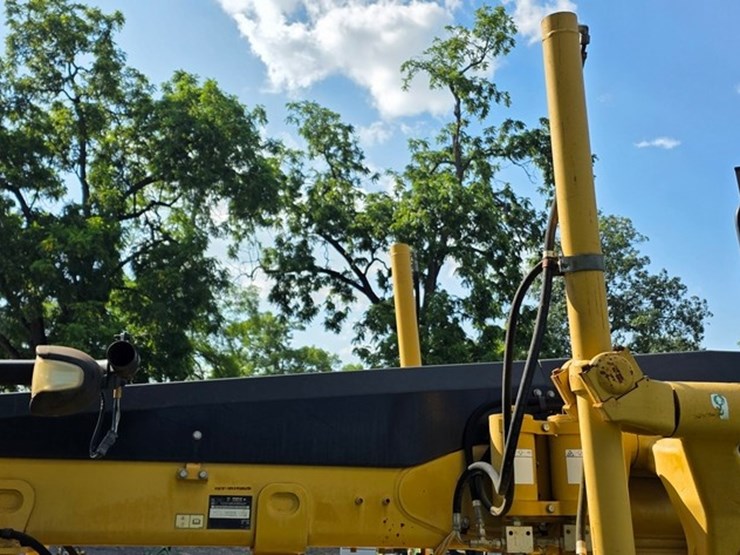 2009-caterpillar-140m-vhp-image-13