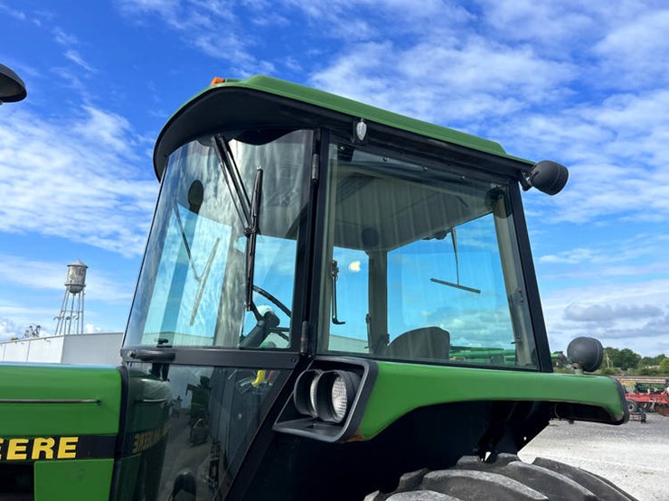 1990-john-deere-4455-image-29