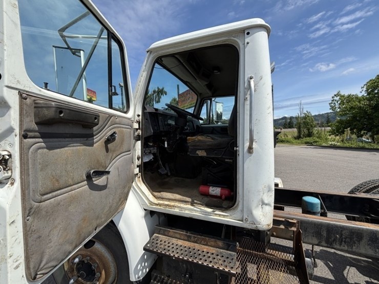 1996-international-8100-image-21