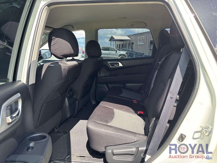 2017-nissan-pathfinder-image-18