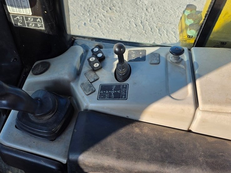 2019-caterpillar-d6n-lgp-image-73