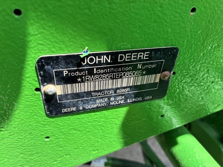 2014-john-deere-8285r-image-2