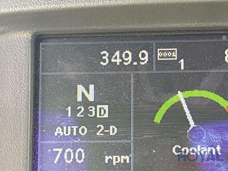 2018-deere-524k-image-13