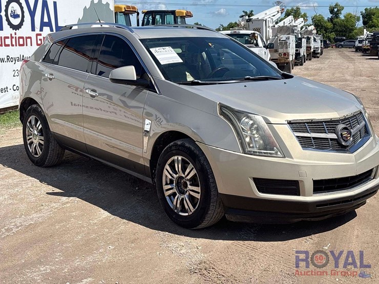 2010-cadillac-srx-image-2
