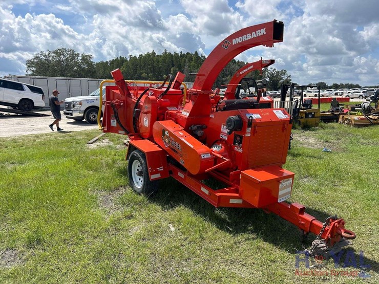 2016-e-z-beever-m12r-towable-brush-chipper-image-2