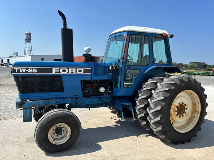 ford-tw25-image-12