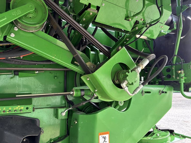 2013-john-deere-s670-image-56
