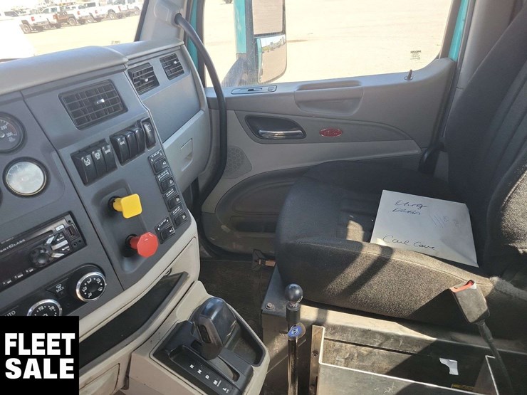 2018-peterbilt-579-image-8