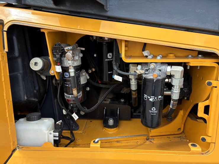 2022-john-deere-450-image-37
