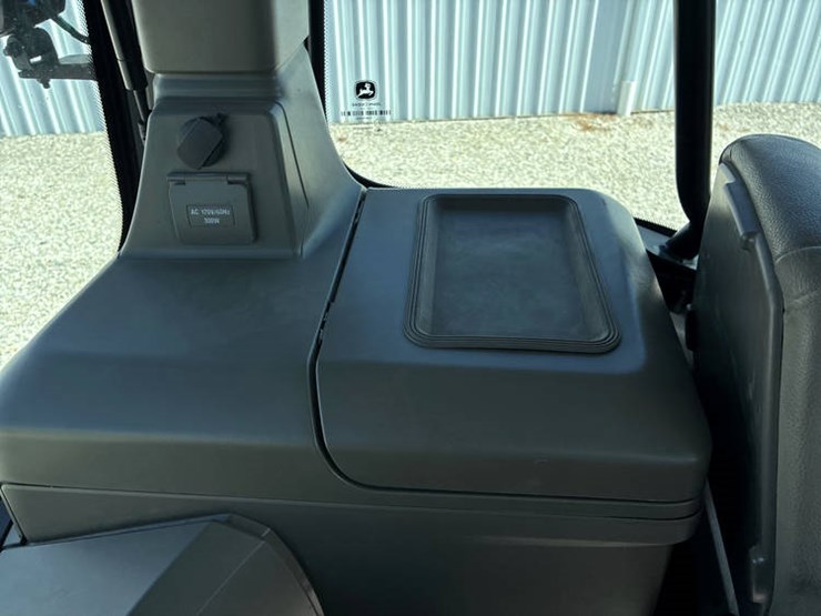 2020-john-deere-8rx-410-image-102