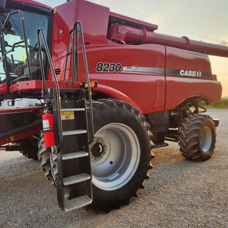 2014 CASE IH 8230