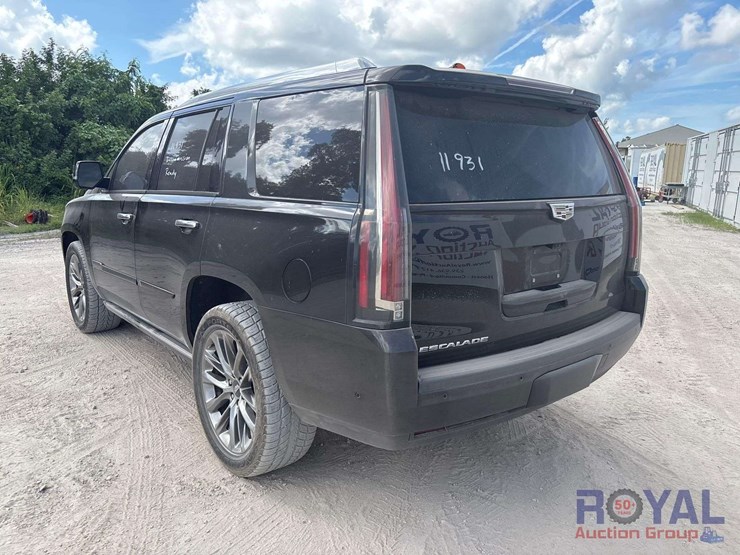 2020-cadillac-escalade-image-4