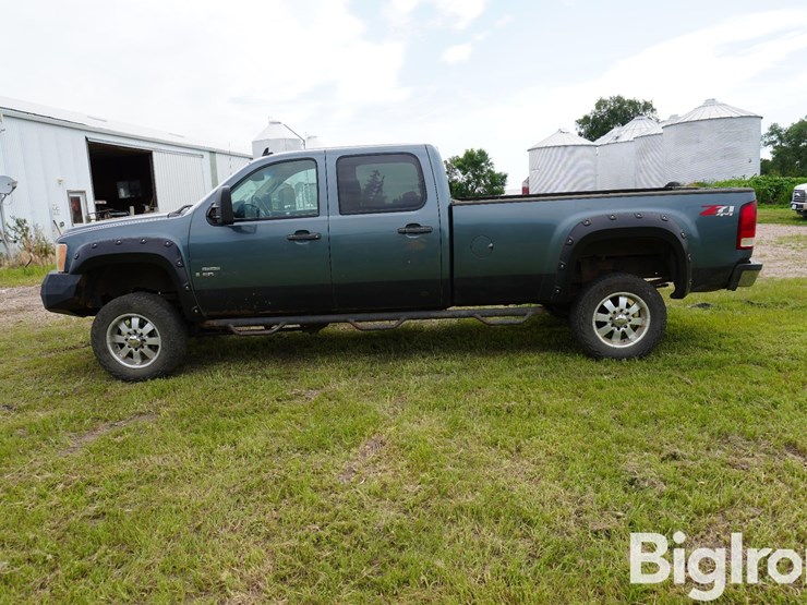 2009-gmc-sierra-2500-image-8