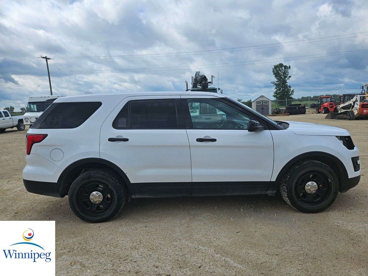 2017-ford-explorer-image-5