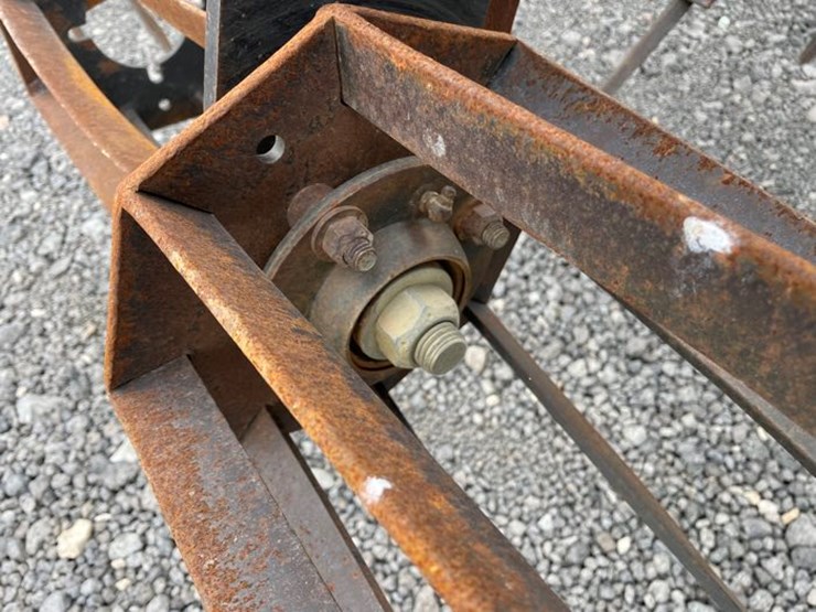 john-deere-2210-image-28