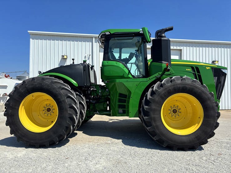 2023-john-deere-9r-440-image-4